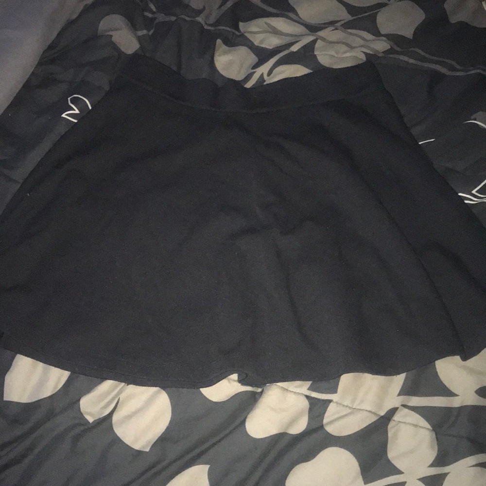 Black skater skirt